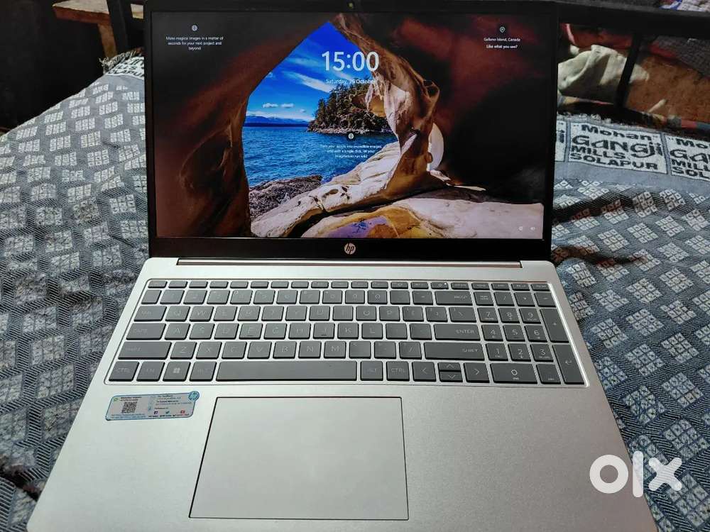HP i5 12th gen intel(R) core (TM) i5-1235U