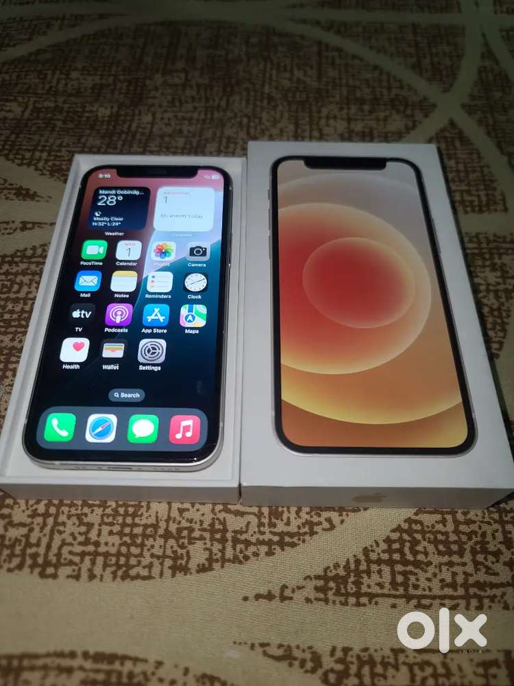 I phone 12 mini. White. No microscratches or anything. Looks NEW