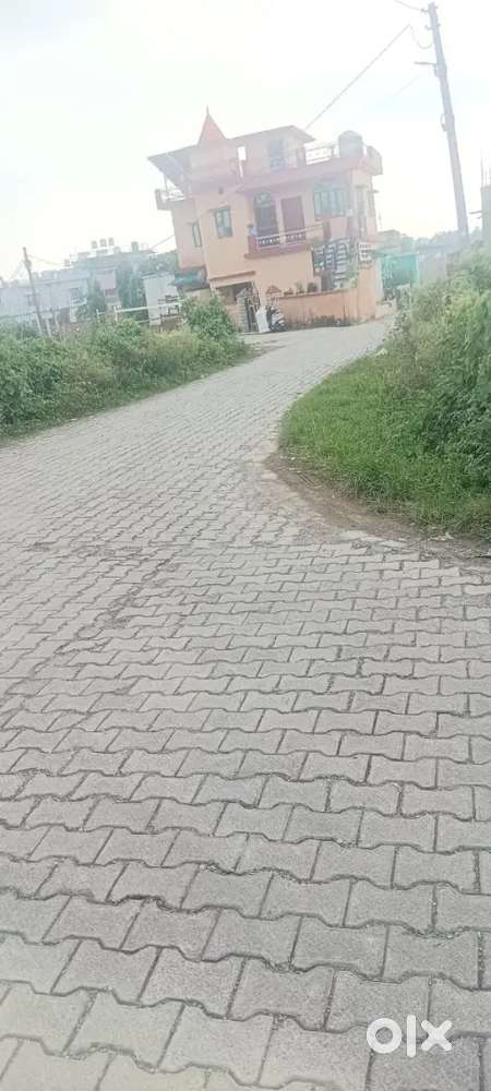 Bhauwala market se  Dunga road me 500mtr hai