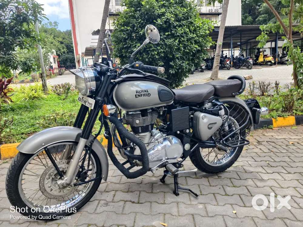 Royal Enfield classic 350 in Showroom Condition