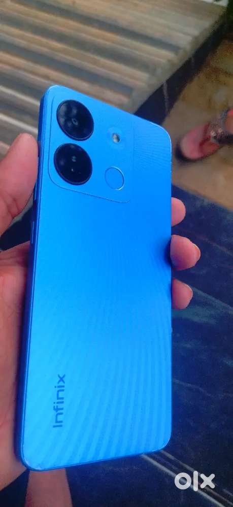 Infinix 4+2gb ram 64 internal