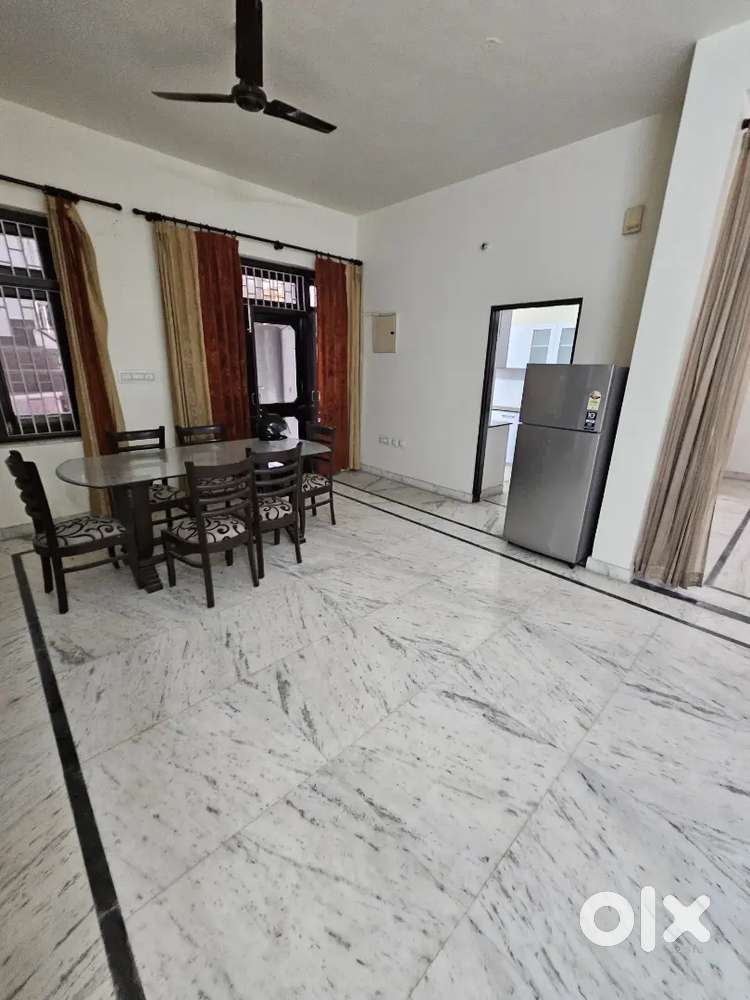 2bhk fully dependent floor house person