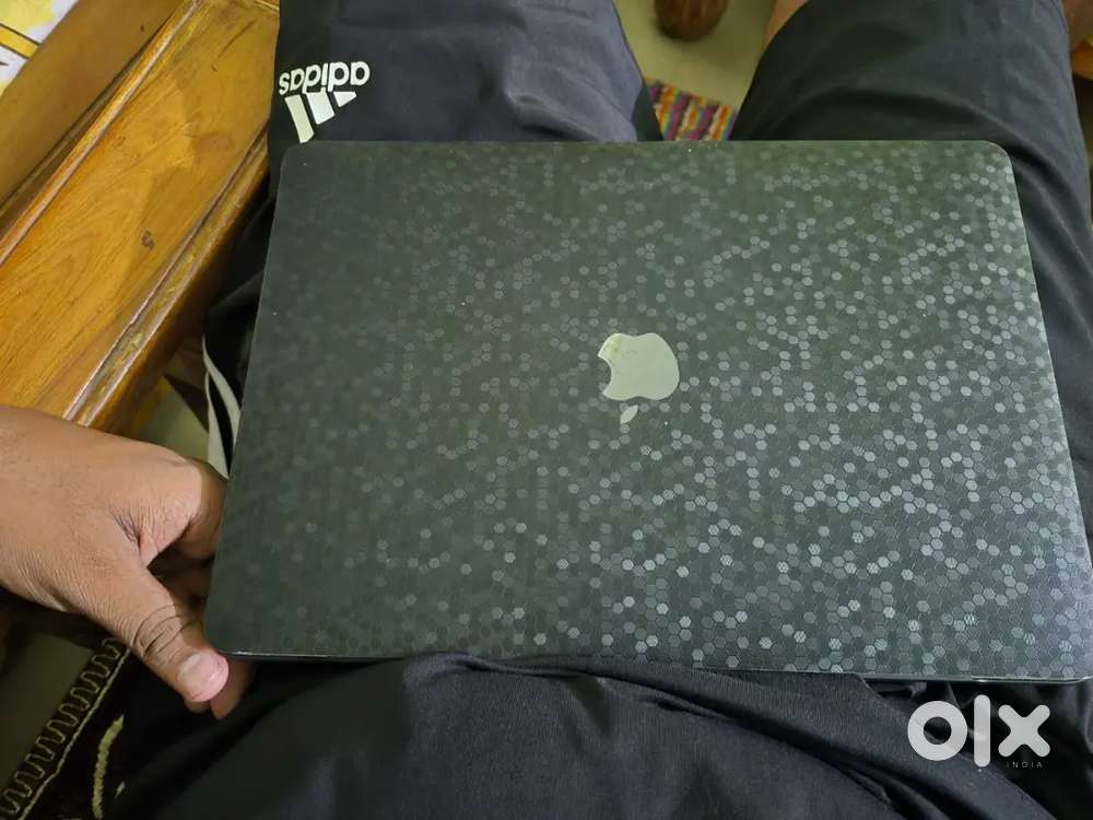 MacBook pro M1 8/512