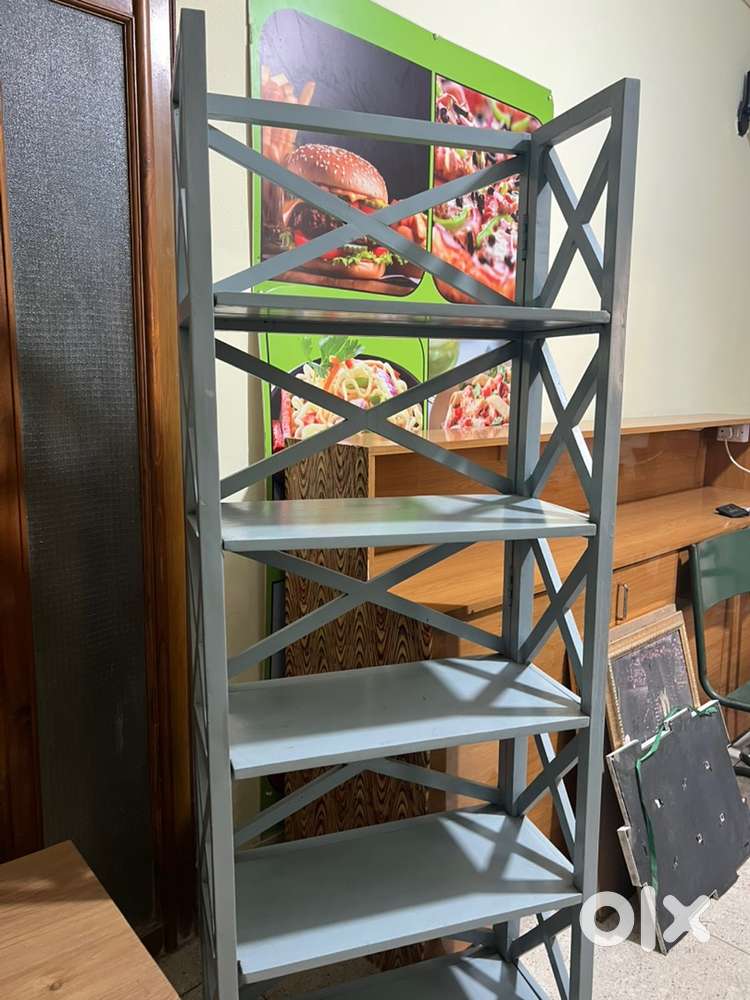 Wooden Book Shelf  , rake stand, barging ho sakta hai