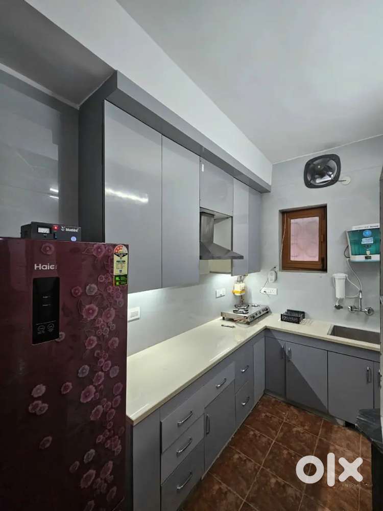 Fully Furnished 3 bhk house, 32 block Sriniwaspuri