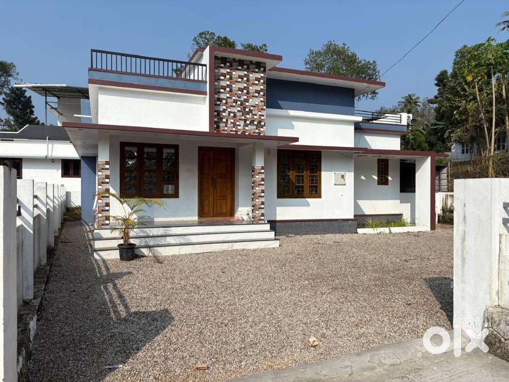 Villa with plot of land