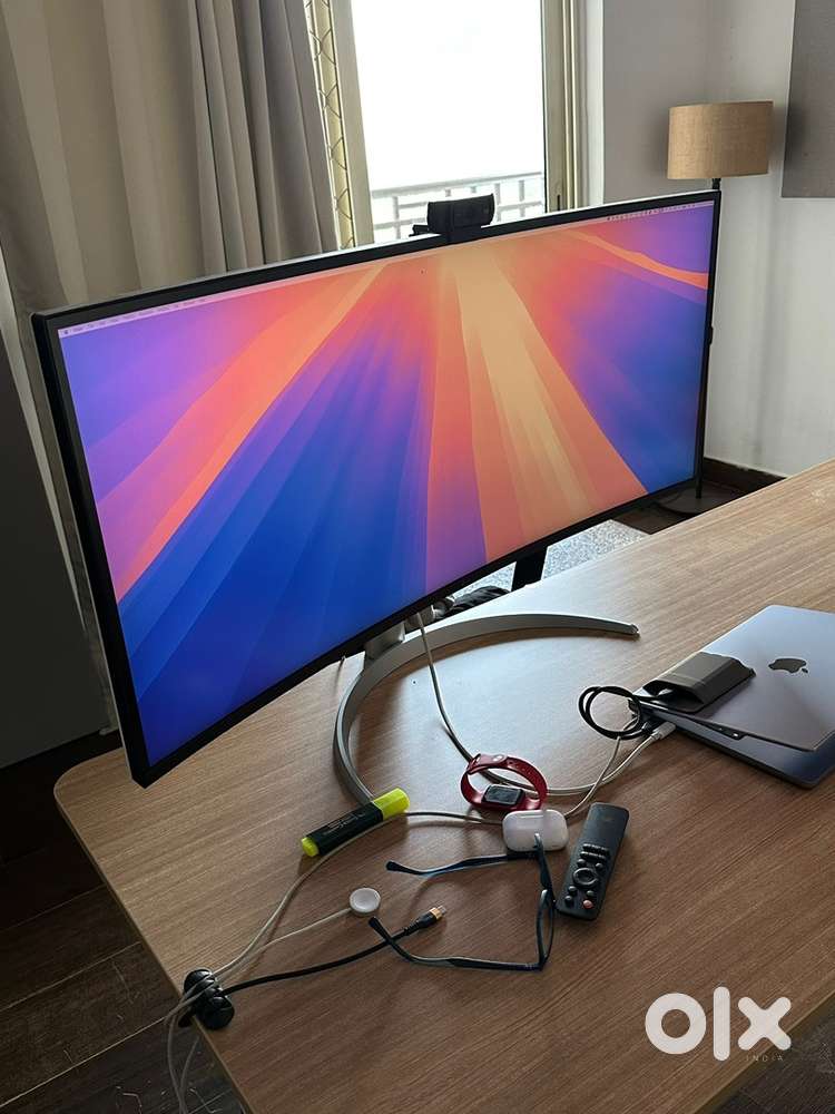 LG ultrawide curved monitor (32 inch)