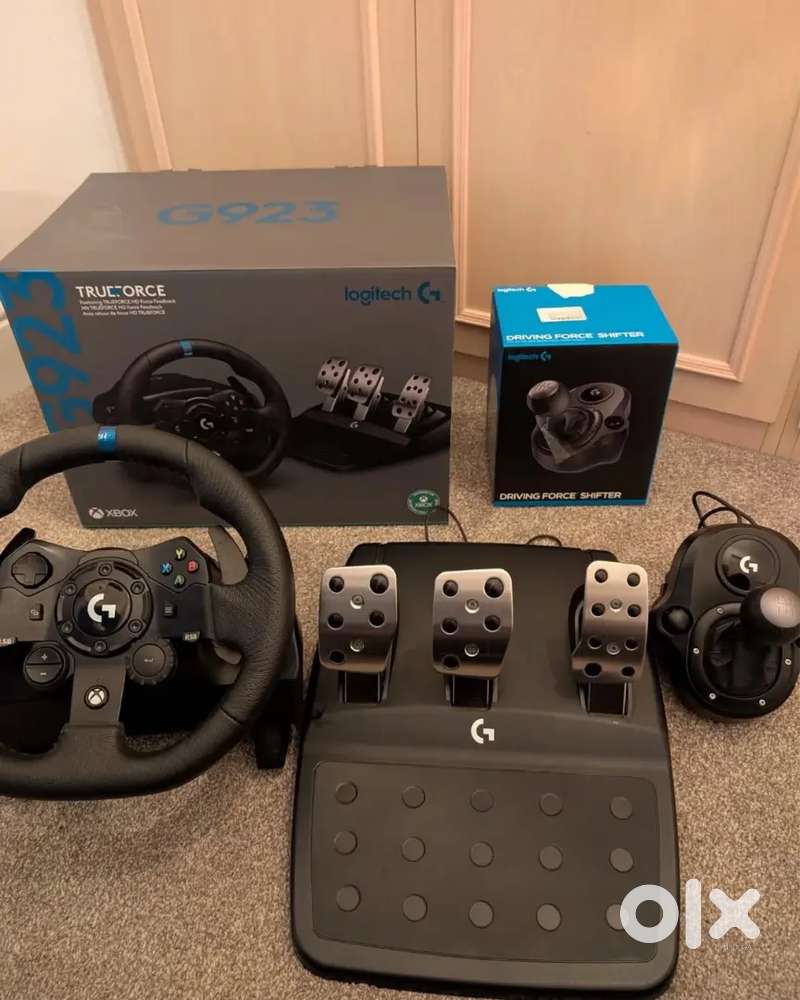 Logitech G923 Racing Wheel and Gear shifter