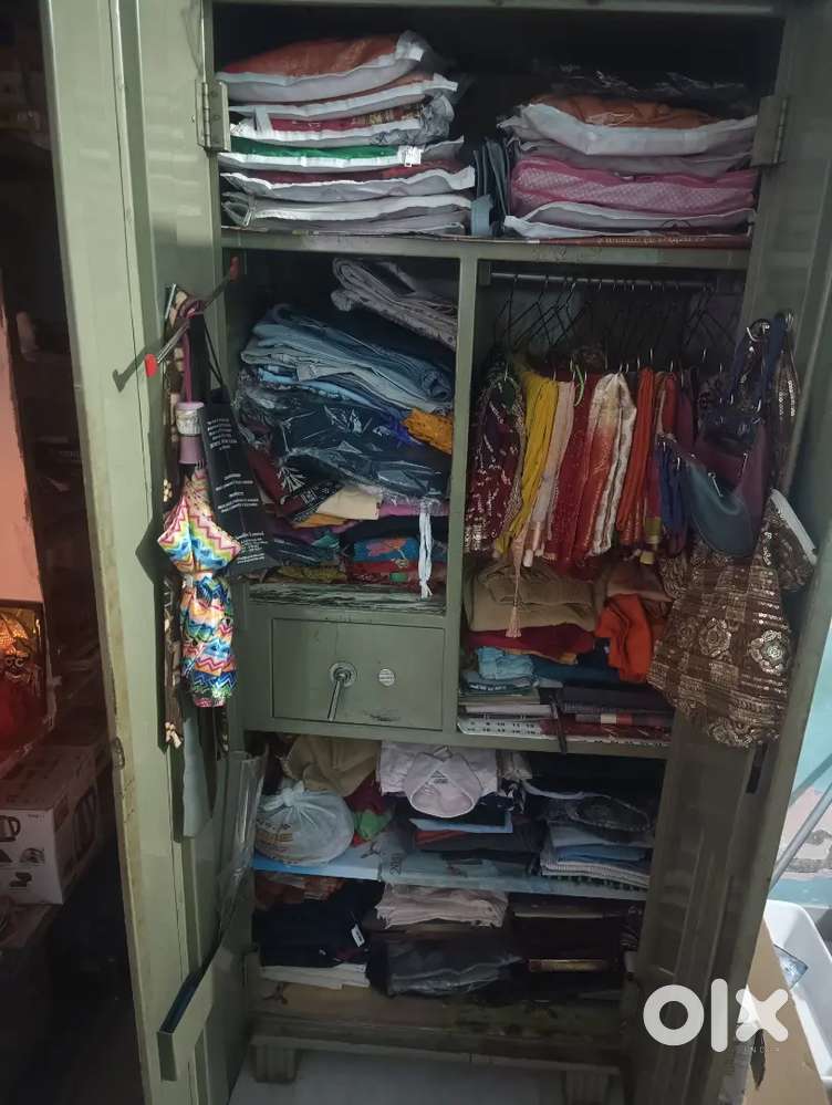 Goorej iron almirah