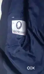 Less used Van Huesen Blazer Size 44.