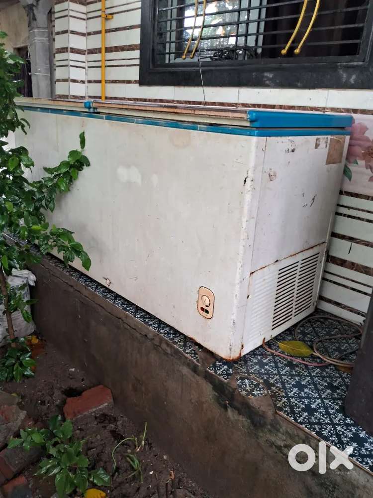 Horizontal Deep Freezer Fridge in Excellent Condition – ₹12,000 Only