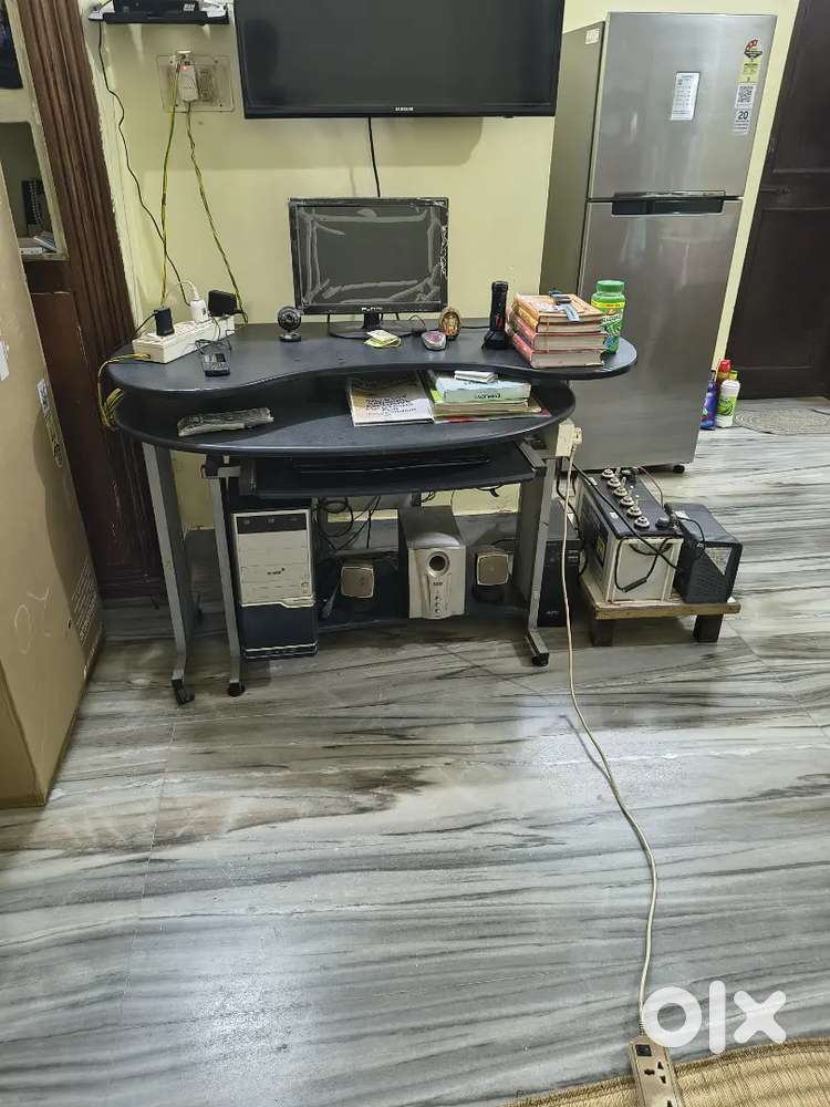 Pc including monitor, mouse, keyboard, ups, cpu and an intex sepeaker.