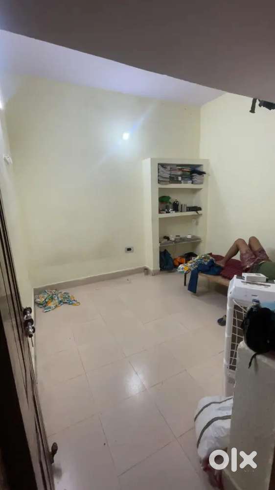Indipendent 2bhk flat 1 room vacant need flat partner