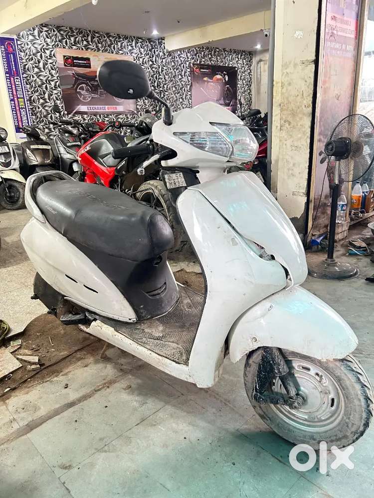 Honda Activa 2013 model scooty for sell in Noida Zoombikes24 Surajpur