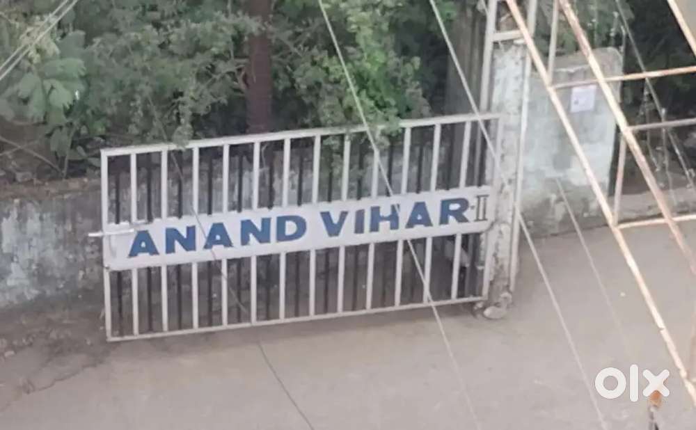 Single room is available  in 3 bhk flat