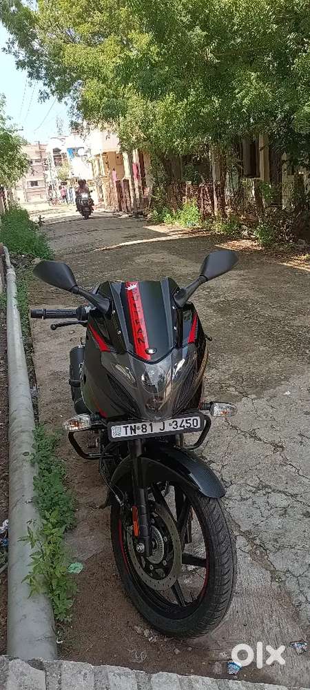 Pulsar 220F for Sale – Excellent Condition