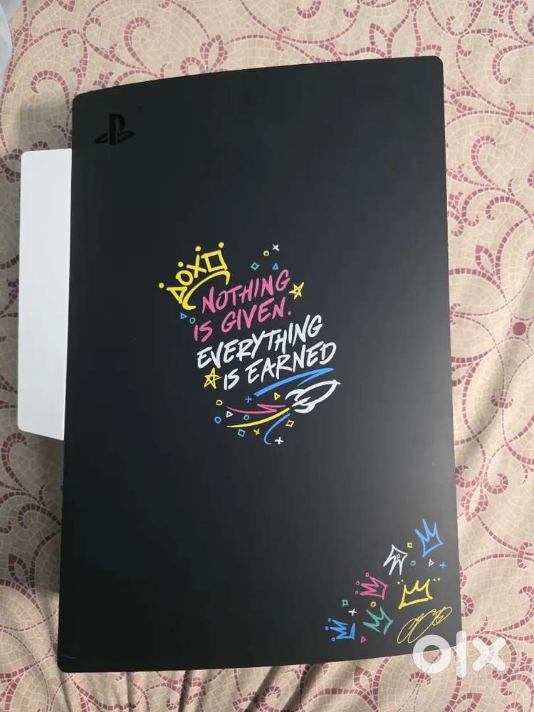 PS5 Fat Disc Edition with Fan and Lebron James Plate