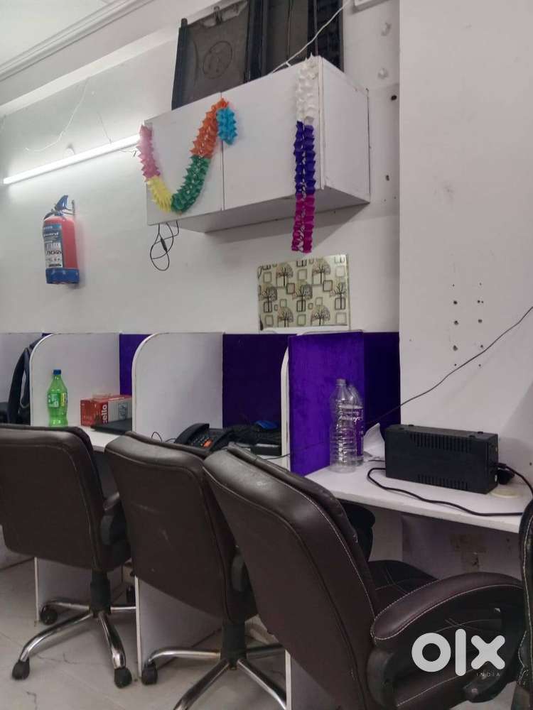 READY TO MOVE OFFICE LAXMI NAGAR NEAR TO METRO