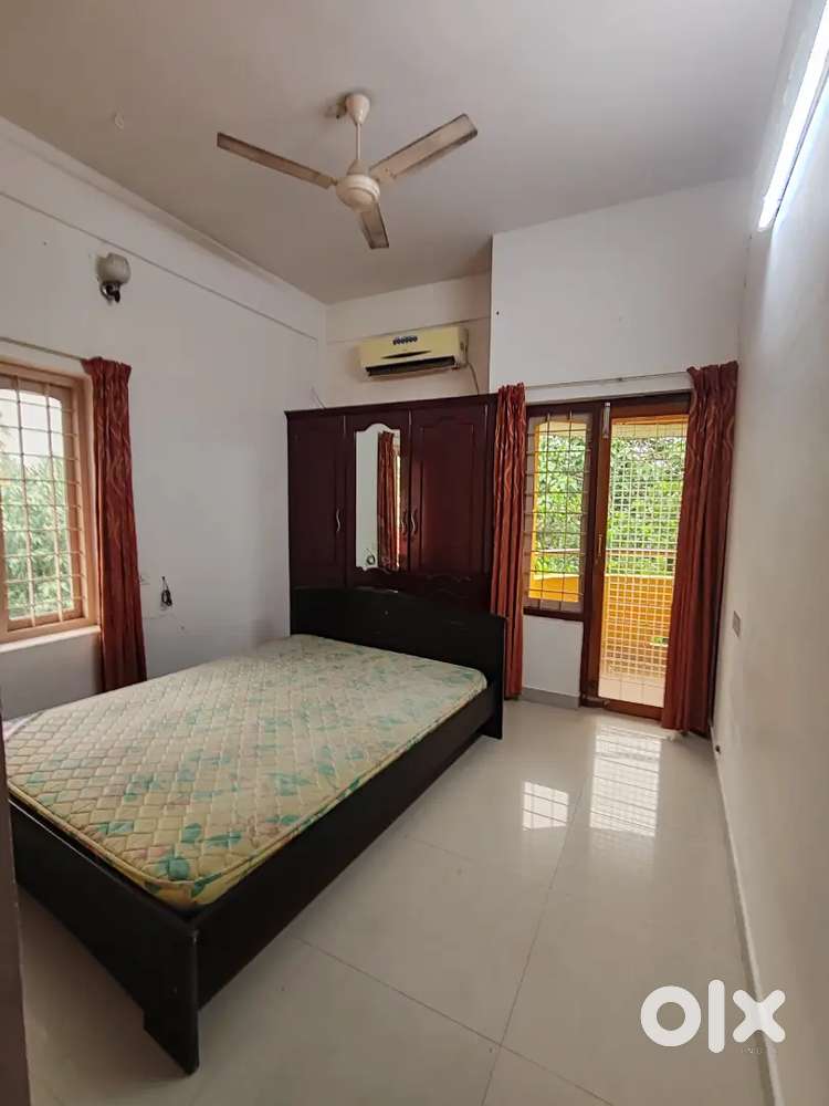 1BHK  FULLY FURNISHED BACHELLOR(Ladies)FLAT FOR RENT@ vazhuthacaud JN