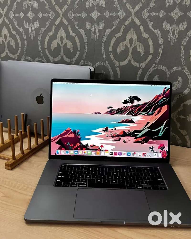 MACBOOK PRO I TOUCHBAR AND TOUCHID