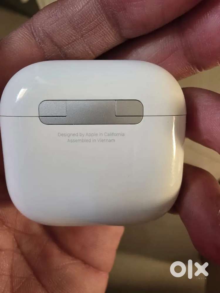Apple airpods 4 wireless with anc 3 months old