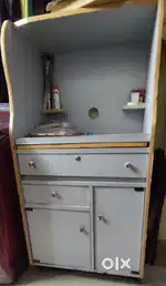 Sturdy Computer/Laptop study Table with Storage – Great Condition
