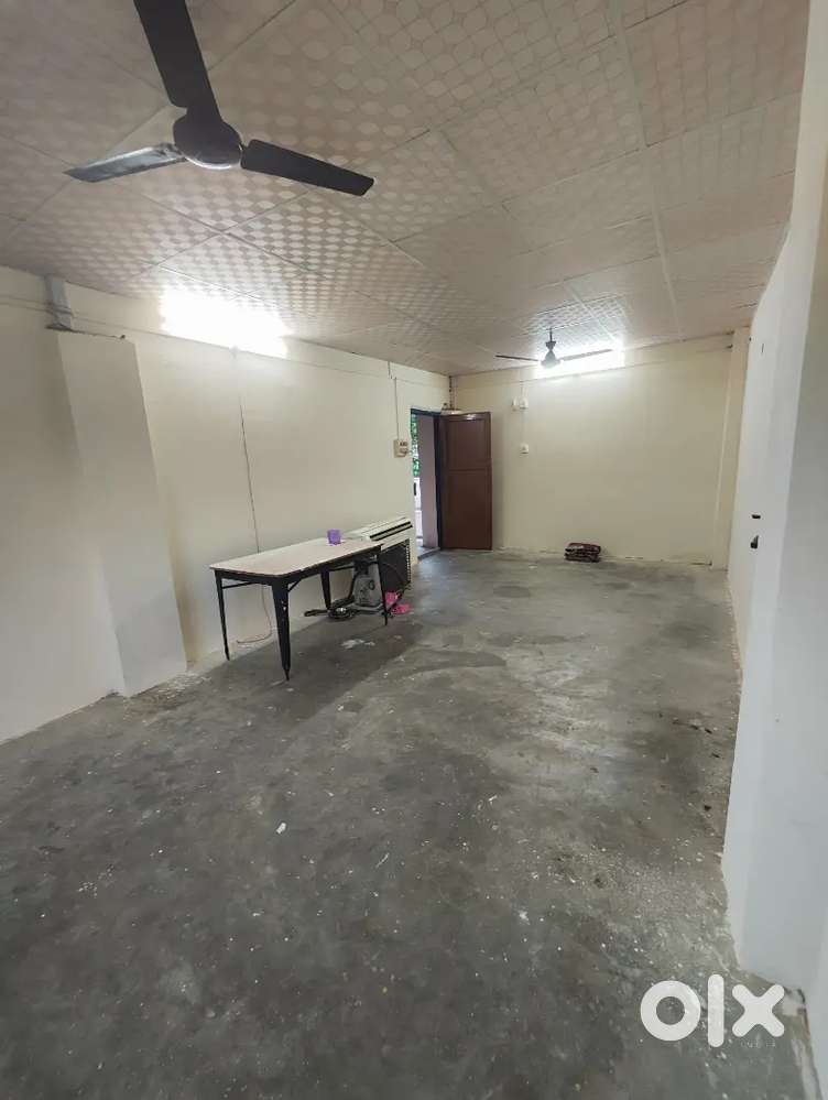 1 Room for Rent 3rd floor ( Office, Godown, Cloud kitchen, Coaching)