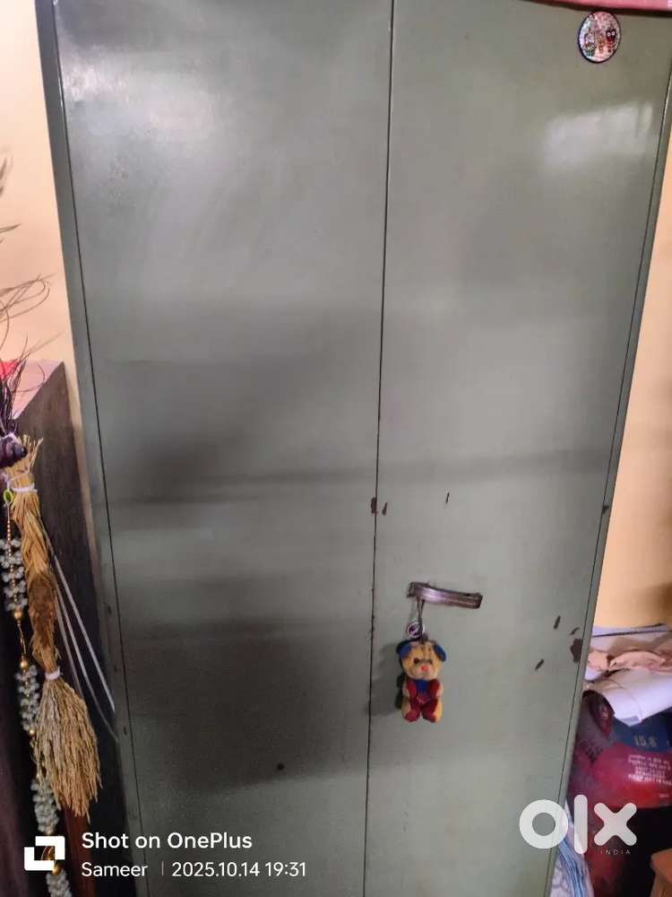 Almira bechna hai tatkal me