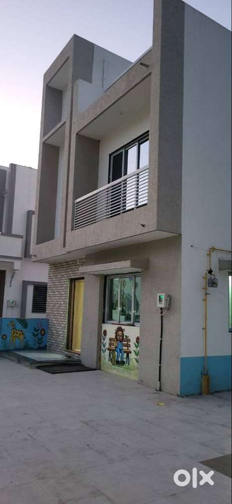 Unfurnished 3BHK Bungalow on Main Road – Perfect for Office/Clinic/Sho