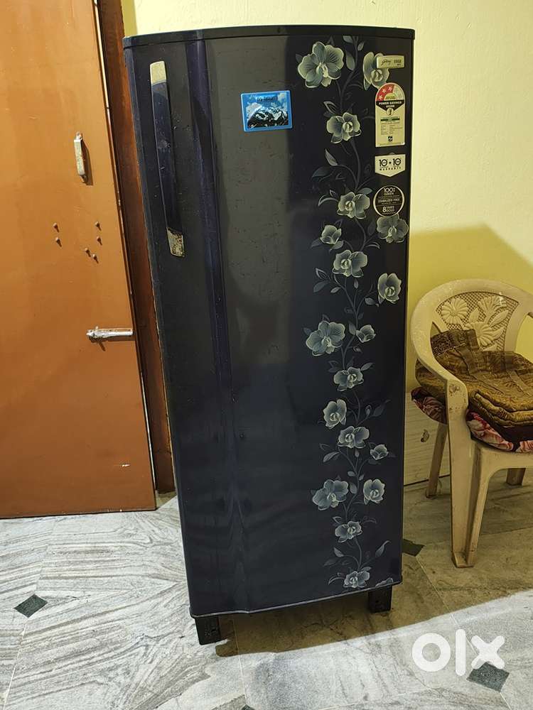 Godrej Refrigerator 241Litres Samsung first hand full automatic