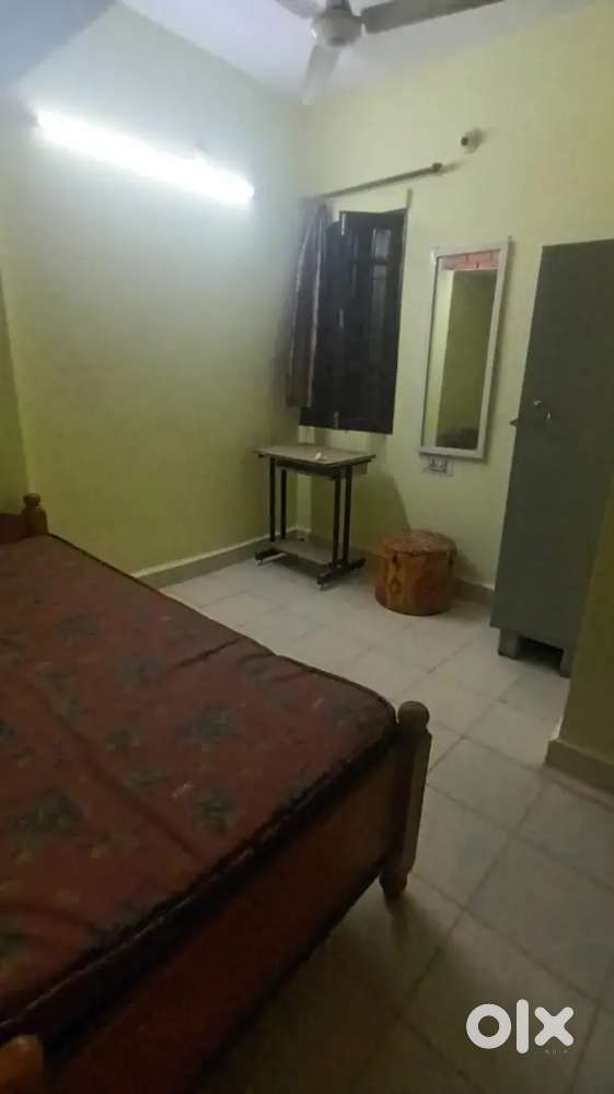 2 room mini kitchen semi furnished in e-3