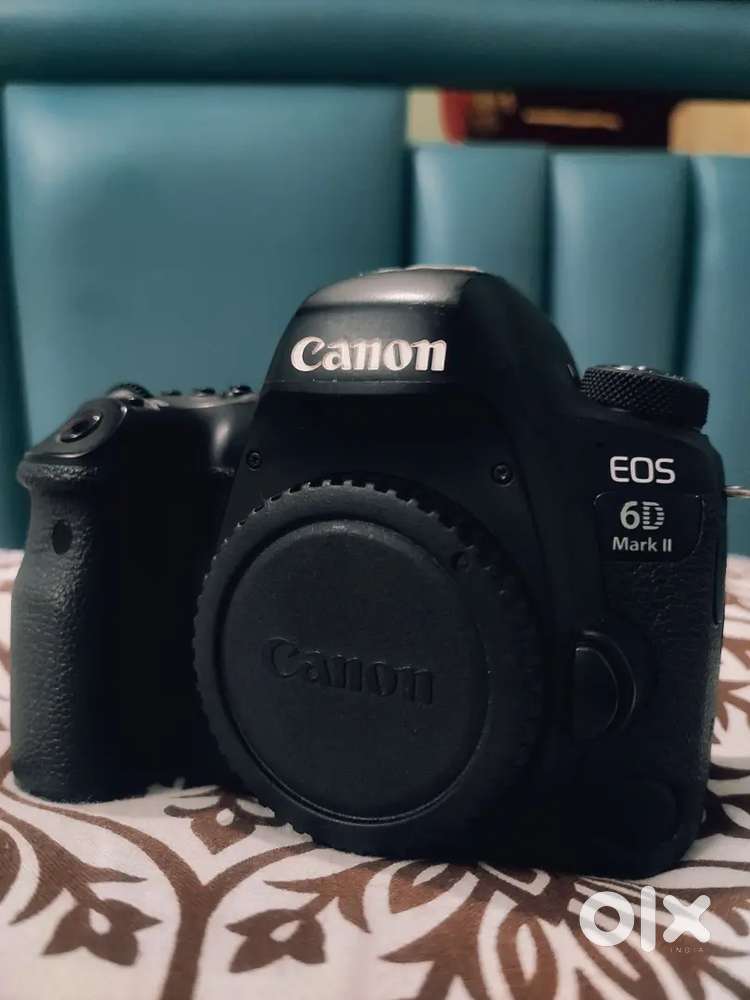 Canon 6D Mark II (Full Kit)
