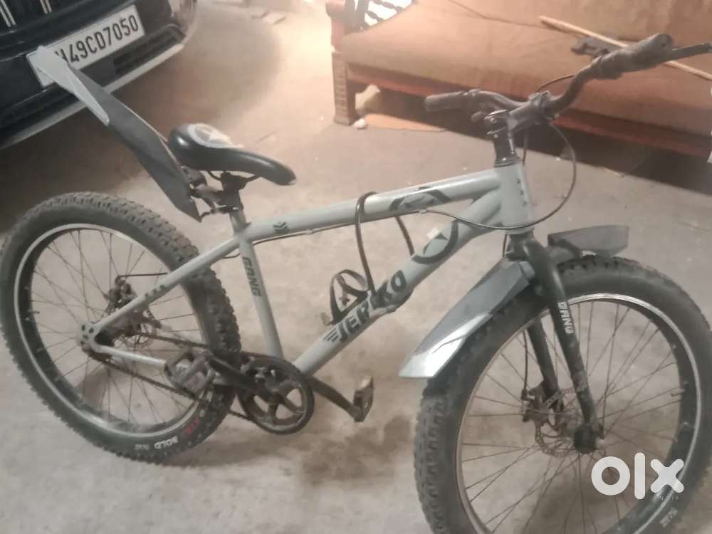 Grey colour cycle company name is gang showroom price 12500