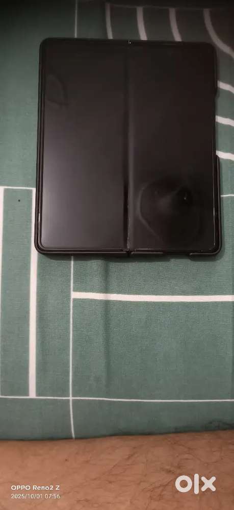 Samsung Fold 3 in very good condition for sale