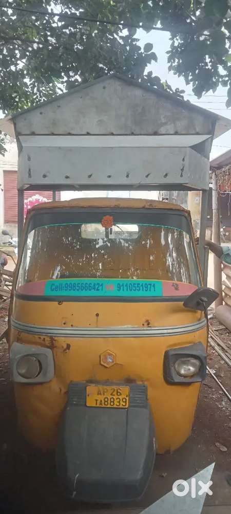 Ape Auto truck juice and food court truck