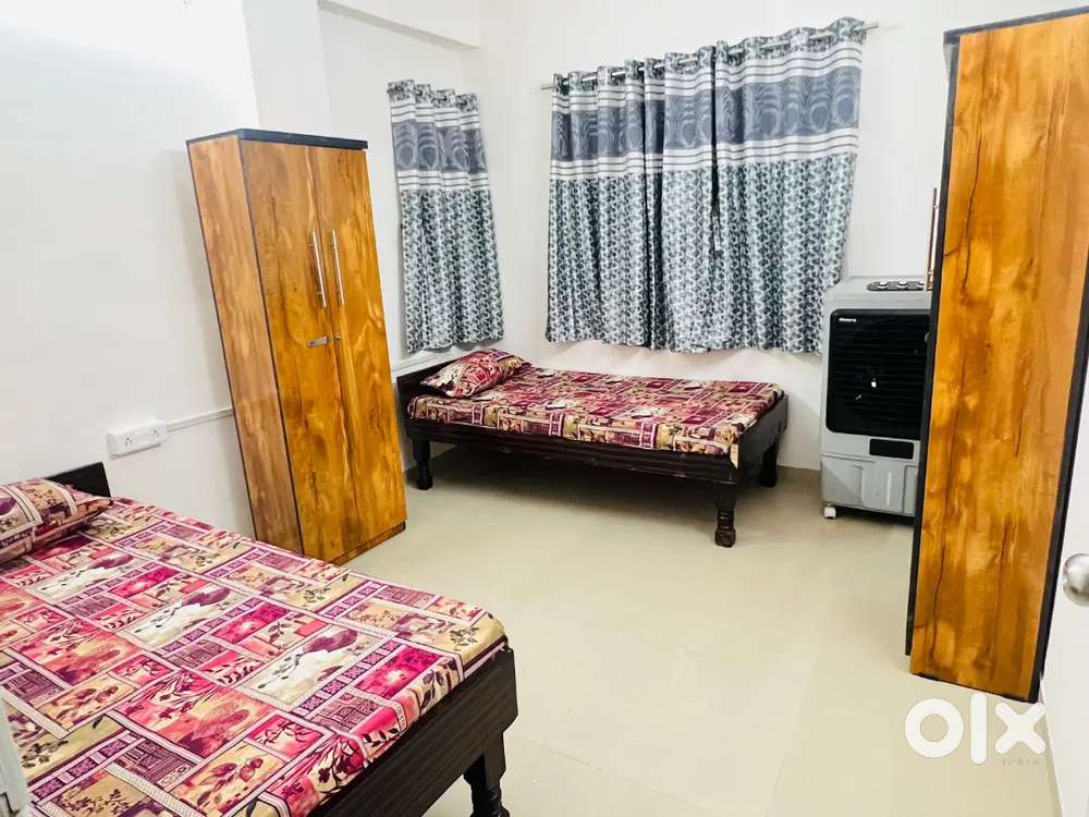 Fully furnice, fecilitys Boy's pg nowavailable ellorapark for December