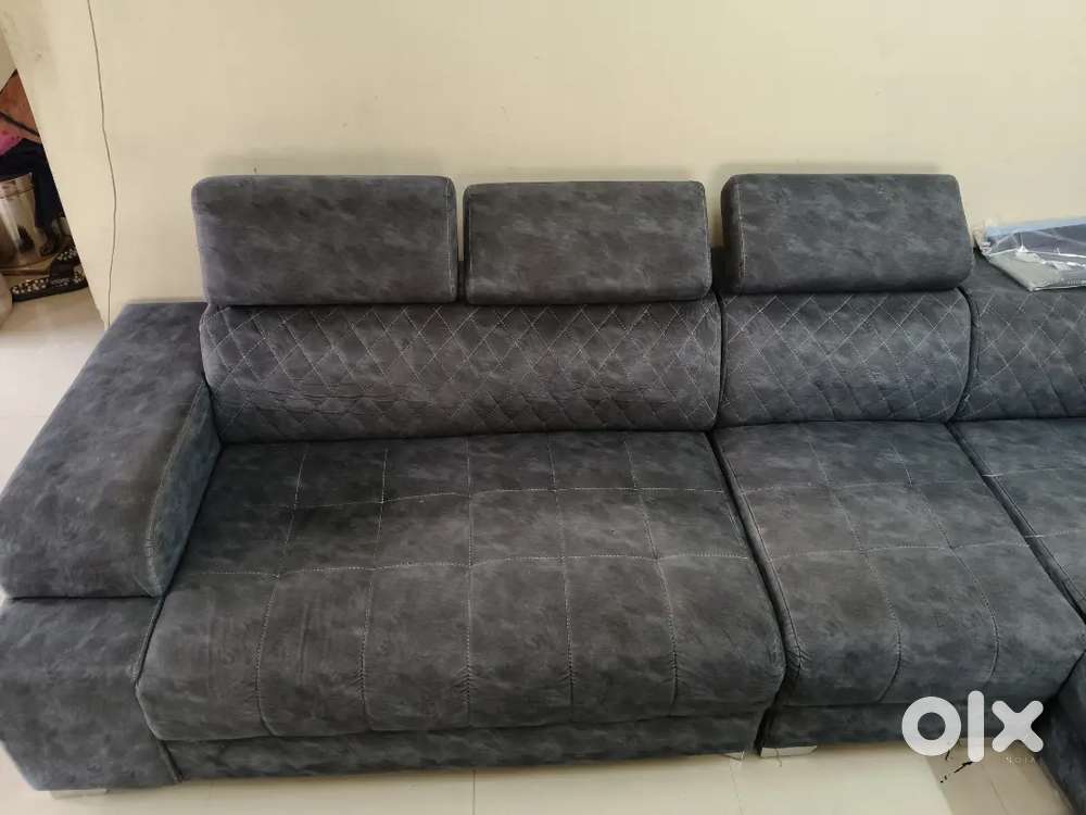 Spacious 7seater sofa- comfort for the whole family !