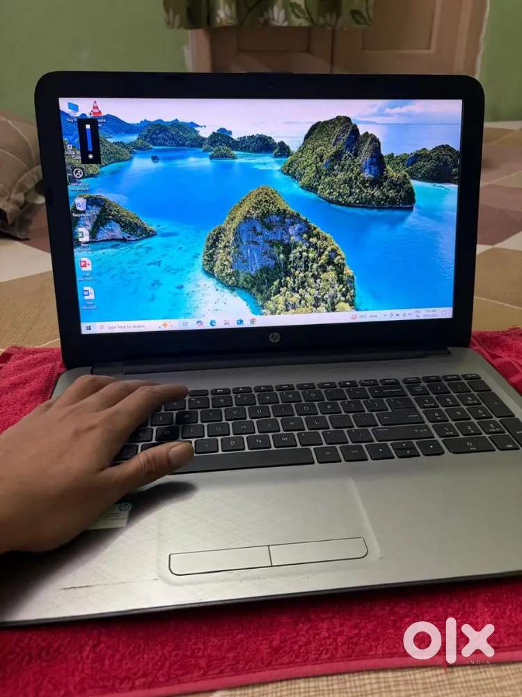 Hp core i3 5th generation Laptop with 1TB hard disk 128 gb ssd new