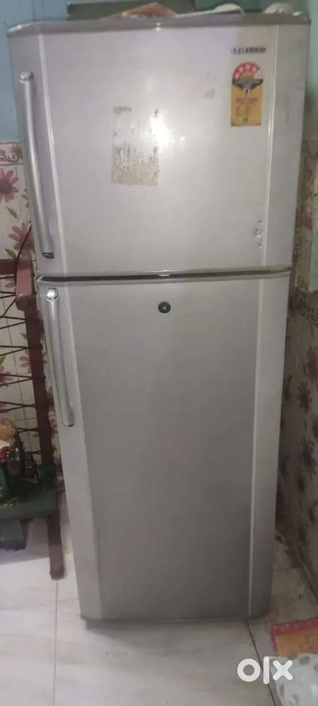 Samsung ( RT31)  Gross 315 ltr / storage 289 ltr