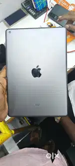 Ipad 9 gen 64 wifi small air crack good condition