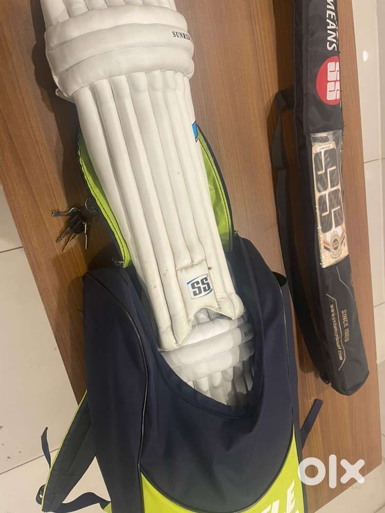Full Size New Cricket Kit
