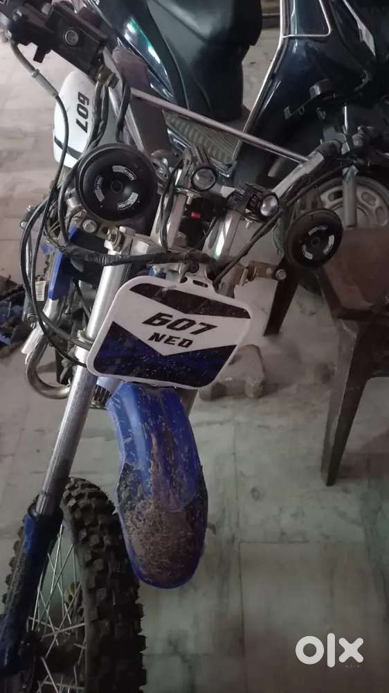 125 cc Dirt Bike (blue color)