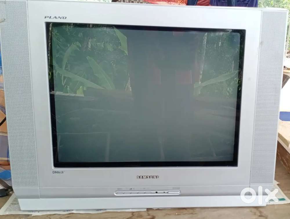SAMSUNG PLANO LCD TV FOR SALE