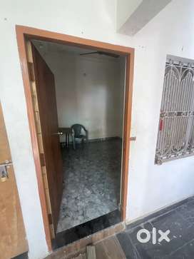Couples are allowed bacheler are allowed only single room available
