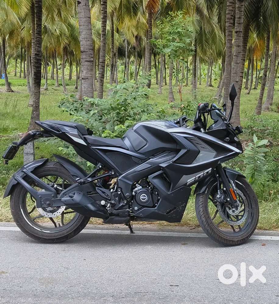Bajaj RS 200 bike