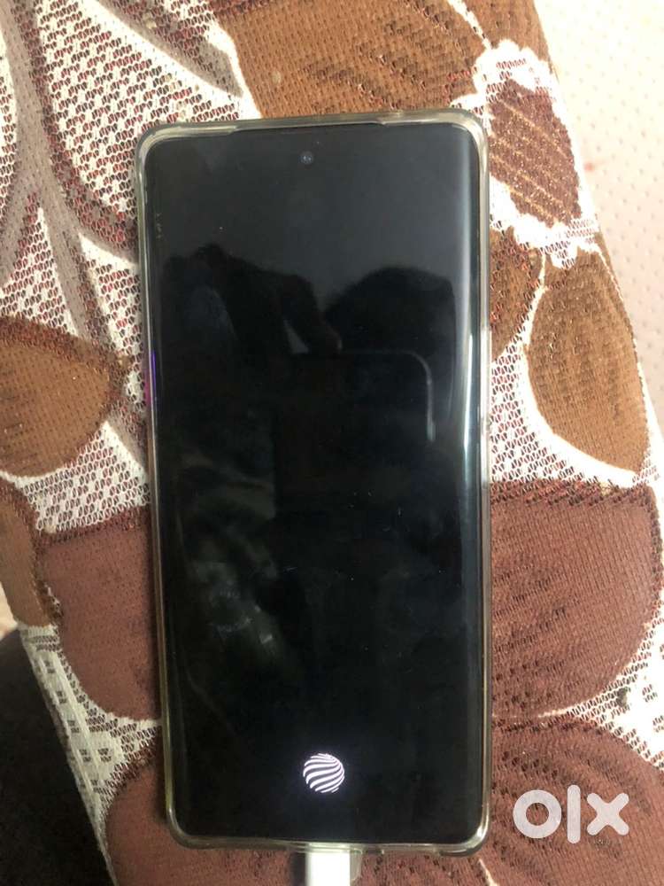 Vivo y400 pro 8 256 new phone  hai curv display