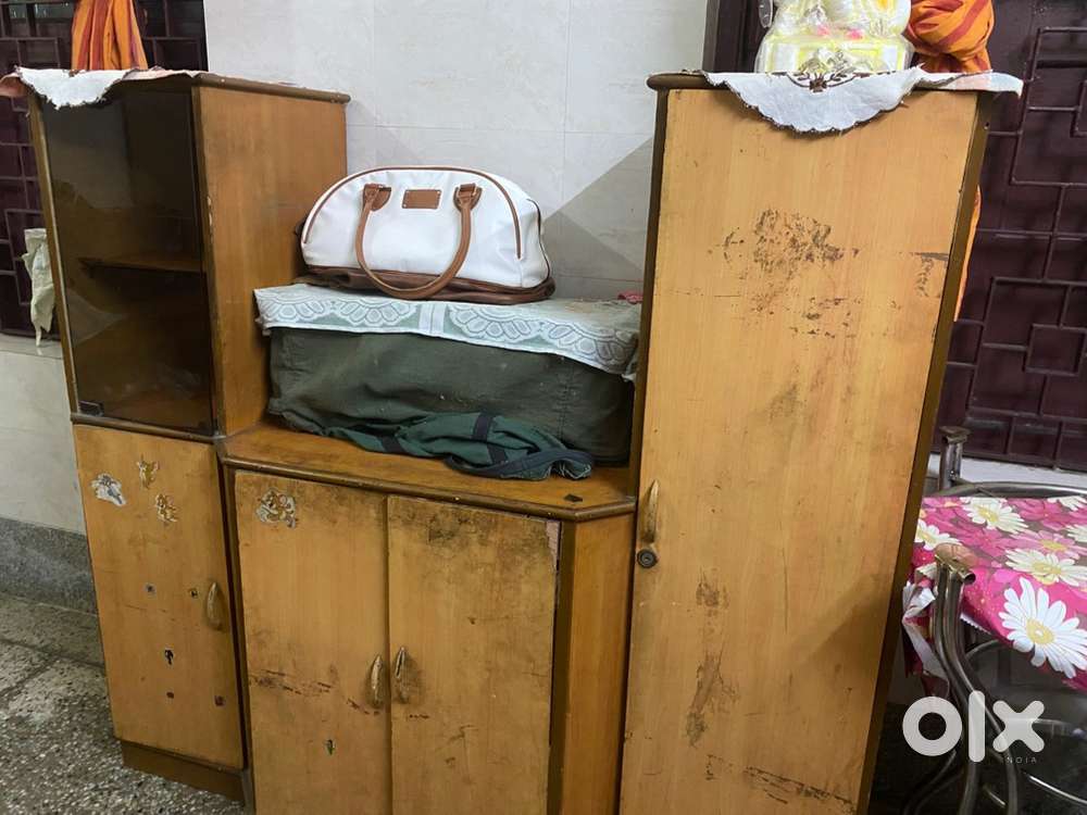 wardrobes with one glass comapartment and 3 wooden compartments