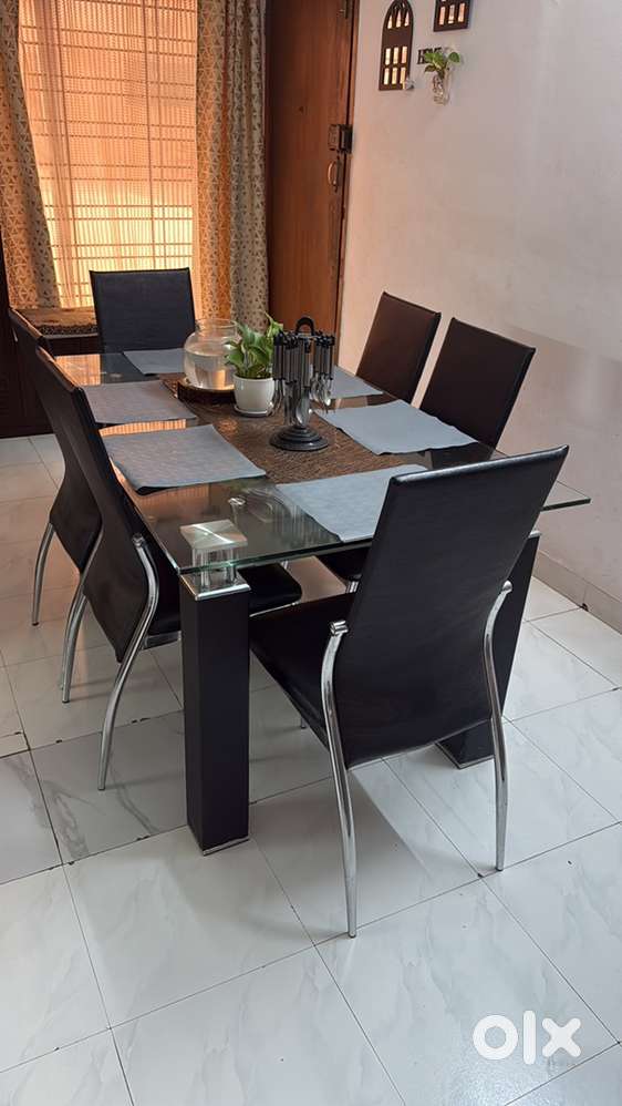 Home centre dinning table 6 seater