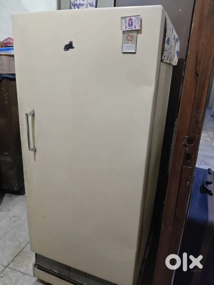 Antique General Electric American imported 60 yr old fridge