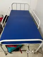 Folding patient bed